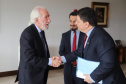 Governador em exercício Darci Piana recebe o  cônsul honorário da Hungria em Curitiba, Marco Aurélio Schetino de Lima.  -  Curitiba, 24/04/2019  -  Foto:  José Fernando Ogura/ANPr