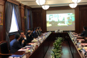 O governador Carlos Massa Ratinho Junior apresentou na quarta-feira (24), em Xangai, os projetos de infraestrutura do Paraná a executivos da China Communication Construction Company (CCCC), grupo empresarial que opera diversos ativos de infraestrutura, incluindo rodovias, ferrovias, metrôs, portos e aeroportos. O governador lidera uma missão internacional ao país asiático que segue até esta sexta-feira (26). Foto: DivulgaçãoANPr