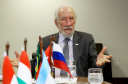 Darci Piana também recebeu nesta terça-feira o embaixador Igor Kipman, chefe do Escritório de Representação do Ministério das Relações Exteriores no Paraná (Erepar); os cônsules honorários da Hungria (Marco Aurélio Schetino), Rússia (Acef Said), Dinamarca (Pedro Fernandes), Romênia (Orcival Henning), Grã-Bretanha (Adam Patterson), Tanzânia (Jonathan Bittencout), Suíça (Manuela Merki) e Turquia (Luiz Alberto Lenz); e o cônsul adjunto da Argentina no Paraná, Sebastian Bertuzzi