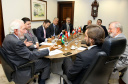 Darci Piana também recebeu nesta terça-feira o embaixador Igor Kipman, chefe do Escritório de Representação do Ministério das Relações Exteriores no Paraná (Erepar); os cônsules honorários da Hungria (Marco Aurélio Schetino), Rússia (Acef Said), Dinamarca (Pedro Fernandes), Romênia (Orcival Henning), Grã-Bretanha (Adam Patterson), Tanzânia (Jonathan Bittencout), Suíça (Manuela Merki) e Turquia (Luiz Alberto Lenz); e o cônsul adjunto da Argentina no Paraná, Sebastian Bertuzzi