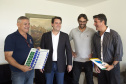 O superintendente de Esportes Hélio Wirbiski apresentou nesta terça-feira (30) ao governador Carlos Massa Ratinho Junior o calendário oficial dos jogos esportivos no Paraná