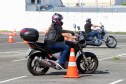Motociclistas de Curitiba e Região Metropolitana participaram de uma instrução educativa sobre direção defensiva na manhã deste sábado (04/05), Dia Mundial do Trânsito, para reforçar a campanha educativa Maio Amarelo, do Departamento de Trânsito do Paraná (DETRAN) e da Polícia Militar. Foto:Soldado Amanda Morais