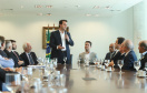 O governador Carlos Massa Ratinho Junior assinou nesta segunda-feira (6) decreto que prorroga os benefícios fiscais do Imposto sobre Circulação de Mercadorias e Serviços (ICMS) ao setor produtivo de todo o Estado. A medida beneficia setores como a agropecuária e indústria e busca manter a competitividade de mercado de diversos produtos paranaenses. Foto: Rodrigo Felix Leal/ANPr - 06/05/2019