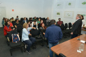 Alunos e professores do curso de pós-graduação em Geografia da Universidade Federal do Paraná (UFPR) visitaram a sede da Cohapar nesta terça-feira (7). Eles conhecerem detalhes dos programas de regularização fundiária coordenados pela companhia, com ênfase no programa Morar Legal Paraná. Foto:Bianca Breus / Cohapar