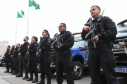 O governador Carlos Massa Ratinho Junior entregou nesta quarta-feira (8), em cerimônia no Palácio Iguaçu, novas armas, rádios comunicadores e veículos de escolta ao Departamento Penitenciário do Paraná (Depen). Foto: Rodrigo Felix Leal/ANPr