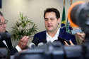 Uma nova parceria do Governo do Estado com a Volkswagen foi anunciada nesta quarta-feira (8) para investimento em ação social no Paraná. O anúncio aconteceu em solenidade com o governador Carlos Massa Ratinho Junior e o CEO da Volkswagen América Latina, Pablo Di Si, no Palácio Iguaçu. Curitiba,08/05/2019 Foto:Jaelson Lucas / ANPr