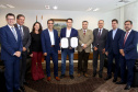 Uma nova parceria do Governo do Estado com a Volkswagen foi anunciada nesta quarta-feira (8) para investimento em ação social no Paraná. O anúncio aconteceu em solenidade com o governador Carlos Massa Ratinho Junior e o CEO da Volkswagen América Latina, Pablo Di Si, no Palácio Iguaçu. Curitiba,08/05/2019 Foto:Jaelson Lucas / ANPr