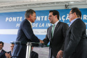 O governador Carlos Massa Ratinho Junior recebe  em Foz do Iguaçu, o presidente Jair Bolsonaro e o presidente do Paraguai Mario Abdo Benítez para o lançamento da pedra fundamental da segunda ponte entre Brasil e Paraguai, em cerimônia  no Marco das Três Fronteiras, nesta sexta-feira (10).   Foz do Iguaçu, 10/05/2019 -  Foto: Geraldo Bubniak/ANPr