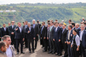 O governador Carlos Massa Ratinho Junior recebe  em Foz do Iguaçu, o presidente Jair Bolsonaro e o presidente do Paraguai Mario Abdo Benítez para o lançamento da pedra fundamental da segunda ponte entre Brasil e Paraguai, em cerimônia  no Marco das Três Fronteiras, nesta sexta-feira (10).   Foz do Iguaçu, 10/05/2019 -  Foto: Geraldo Bubniak/ANPr