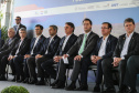 O governador Carlos Massa Ratinho Junior recebe  em Foz do Iguaçu, o presidente Jair Bolsonaro e o presidente do Paraguai Mario Abdo Benítez para o lançamento da pedra fundamental da segunda ponte entre Brasil e Paraguai, em cerimônia  no Marco das Três Fronteiras, nesta sexta-feira (10).   Foz do Iguaçu, 10/05/2019 -  Foto: Geraldo Bubniak/ANPr