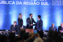 O governador Carlos Massa Ratinho Junior destacou nesta sexta-feira (10) que as forças de segurança do Paraná conseguiram reduzir em 32% o número de homicídios nos primeiros 120 dias deste ano, na comparação com o mesmo quadrimestre do ano passado