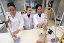 A produção acadêmica das sete universidades pertencentes ao governo estadual é um dos pilares para o Paraná estar entre os estados brasileiros que mais produzem ciência e inovação, colaborando para elevar a produção científica do país. Levantamento realizado neste mês de maio, junto às sete universidades estaduais, demonstrou que nos últimos dois anos foram concluídas 5.735 dissertações de mestrados e teses de doutorados.  -  Curitiba, 28/05/2019  -  Foto: Divulgação SETI