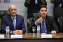 Representantes do Governo do Estado se reuniram nesta quarta-feira (29) com os deputados da base de apoio para apresentar a primeira versão do Banco de Projetos, que vai destinar R$ 375 milhões para licitar projetos executivos de grandes obras estruturais em todas as regiões do Estado. O chefe da Casa Civil, Guto Silva, coordenou a reunião  -  Curitiba, 29/05/2019  -  Foto: José Fernando Ogura/ANPr