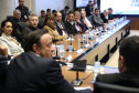 Representantes do Governo do Estado se reuniram nesta quarta-feira (29) com os deputados da base de apoio para apresentar a primeira versão do Banco de Projetos, que vai destinar R$ 375 milhões para licitar projetos executivos de grandes obras estruturais em todas as regiões do Estado. O chefe da Casa Civil, Guto Silva, coordenou a reunião  -  Curitiba, 29/05/2019  -  Foto: José Fernando Ogura/ANPr