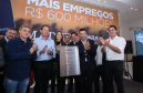 O Grupo Madero confirmou nesta quarta-feira (29), em cerimônia no Palácio Iguaçu, investimentos de R$ 600 milhões na ampliação das operações da empresa em Ponta Grossa, na região dos Campos Gerais. O anúncio foi feito pelo presidente do Grupo, Júnior Durski, ao lado do governador Carlos Massa Ratinho Junior e do apresentador Luciano Huck, sócio do empreendimento. - Curitiba, 29/05/2019 - Foto: Rodrigo Félix Leal/ANPr