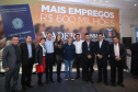 O Grupo Madero confirmou nesta quarta-feira (29), em cerimônia no Palácio Iguaçu, investimentos de R$ 600 milhões na ampliação das operações da empresa em Ponta Grossa, na região dos Campos Gerais. O anúncio foi feito pelo presidente do Grupo, Júnior Durski, ao lado do governador Carlos Massa Ratinho Junior e do apresentador Luciano Huck, sócio do empreendimento. - Curitiba, 29/05/2019 - Foto: Rodrigo Félix Leal/ANPr