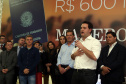 O Grupo Madero confirmou nesta quarta-feira (29), em cerimônia no Palácio Iguaçu, investimentos de R$ 600 milhões na ampliação das operações da empresa em Ponta Grossa, na região dos Campos Gerais. O anúncio foi feito pelo presidente do Grupo, Júnior Durski, ao lado do governador Carlos Massa Ratinho Junior e do apresentador Luciano Huck, sócio do empreendimento.  -  Curitiba, 29/05/2019  -  Foto Gilson Abreu/ANPr