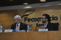 A Fomento Paraná e a FecomércioPR firmaram um protocolo de intenções com objetivo de incentivar sindicatos filiados à federação empresarial a aderir ao edital da instituição financeira estadual para credenciamento de correspondentes.

A assinatura aconteceu durante reunião de diretoria da FecomércioPR com o vice-governador, Darci Piana, e o diretor-presidente da Fomento Paraná, Heraldo Neves. Foto: Fomento Paraná
