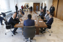 O governador Carlos Massa Ratinho Junior recebeu em seu gabinete, o secretário de Educação, Renato Feder e integrantes do Instituto Lemann.Curitiba, 05-06-19.Foto: Arnaldo Alves / ANPr.
