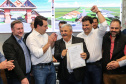 Governador Carlos Massa Ratinho Junior se reúne em Irati com os prefeitos do Centro-Sul do Paraná, e repassa recursos para investimentos em diversos municípios da região. O secretário do Desenvolvimento Urbano e Obras Públicas, João Carlos Ortega, também participa do encontro. - Irati, 07/06/2019 - Foto: Geraldo Bubniak/ANPr