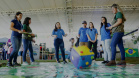 Aprender sobre sustentabilidade e ecologia com diversão e brincadeiras. Esta é a proposta dos Portos do Paraná para as ações da Semana do Meio Ambiente, que acontecem até o próximo sábado (15), no Aeroparque, em Paranaguá. Um grande jogo de tabuleiro leva os alunos da rede municipal e estadual de ensino para um passeio pela baía e desafia os conhecimentos de cada um sobre os temas.  -  Paranaguá, 11/-6/2019  -  Foto: Cláudio Neves/ANPr