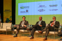 O governador Carlos Massa Ratinho Junior participou nesta quinta-feira (13), no auditório da Federação das Indústrias do Estado do Paraná (Fiep), do lançamento do programa Mobilização pelo Emprego e Produtividade para Todos.  -  Curitiba, 13/11/2019  -  Foto: Geraldo Bubniak/ANPr
