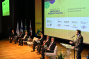 O governador Carlos Massa Ratinho Junior participou nesta quinta-feira (13), no auditório da Federação das Indústrias do Estado do Paraná (Fiep), do lançamento do programa Mobilização pelo Emprego e Produtividade para Todos.  -  Curitiba, 13/11/2019  -  Foto: Geraldo Bubniak/ANPr