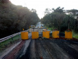 O Departamento de Estradas de Rodagem do Paraná (DER/PR) alerta que a PR-340 continua totalmente interditada no trecho que vai do entroncamento com a BR-153 até o trevo da PR-160, entre os municípios de Tibagi e Telêmaco Borba, na região dos Campos Gerais.  Foto: Divulgação DER