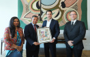 Governador Carlos Massa Ratinho Jr recebe o  embaixador de Bangladesh Zulfiqar Rahman. -  Curitiba,17/06/2019 Foto: Rodrigo Félix Leal/ANPr