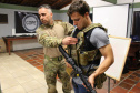 A Polícia Civil do Paraná promoveu na sexta-feira (14) a primeira edição do Curso de Orientação à Imprensa em Áreas de Conflito Armado, em Curitiba. Noções básicas sobre procedimentos policiais em locais de crime, atendimento pré-hospitalar de combate e instrução de tiro foram algumas das disciplinas ministradas no treinamento, que reuniu 20 jornalistas de veículos de comunicação paranaenses.  Curitiba, 17/06/2019  -  Foto: Divulgação Polícia Civil