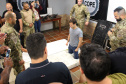 A Polícia Civil do Paraná promoveu na sexta-feira (14) a primeira edição do Curso de Orientação à Imprensa em Áreas de Conflito Armado, em Curitiba. Noções básicas sobre procedimentos policiais em locais de crime, atendimento pré-hospitalar de combate e instrução de tiro foram algumas das disciplinas ministradas no treinamento, que reuniu 20 jornalistas de veículos de comunicação paranaenses.  Curitiba, 17/06/2019  -  Foto: Divulgação Polícia Civil