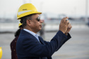 O embaixador de Bangladesh no Brasil, Zulfiqar Rahman, visitou o Porto de Paranaguá nesta terça-feira (18) com o objetivo de conhecer a estrutura e discutir a possibilidade de novos negócios entre o país asiático e os exportadores paranaenses.   -  Paranaguá, 18/06/2019  -  Foto: Cláudio Neves/Portos do Paraná