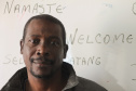 Cresce número de migrantes e refugiados que buscam um recomeço no Paraná. Em 2019, Centro de Informação para Migrantes registrou aumento de 85% nos atendimentos. Na foto, o haitiano Diaubon Dhaiti já está em Curitiba há cinco anos.  -  Curitiba, 19/06/2019  -  Foto: Divulgação SEJUF