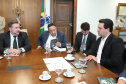 O governador Carlos Massa Ratinho Junior afirmou nesta terça-feira (25), no Palácio Iguaçu, durante o lançamento oficial do Conselho Gestor da Erva-Mate (Cogemate), que o Estado vai incentivar o desenvolvimento do cultivo da erva-mate e que o produto pode ser o propulsor de diversas iniciativas da gestão, como incentivo ao turismo, geração de emprego e industrialização da cadeia de alimentos.Foto: Rodrigo Felix Leal/ANPr