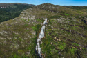 Localizado no município de Tibagi, a 200 km de Curitiba, o Parque Estadual do Guartelá abrange uma área de 798,97 hectares em meio à vegetação nativa, quedas d’água, corredeiras, formações areníticas, vales, inscrições rupestres de aproximadamente sete mil anos.Foto: Denis Ferreira Netto/SEDEST