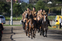 O governador Carlos Massa Ratinho Junior e o presidente em exercício Hamilton Mourão receberam nesta sexta-feira (28) a medalha Heróis da Cavalaria, da Polícia Montada Coronel Dulcídio. A condecoração foi entregue na cerimônia, em Curitiba, que comemora os 140 anos do regimento, que é a unidade mais antiga da Polícia Militar do Paraná. - Curitiba, 28/06/2019 - Foto: José Fernando Ogura/ANPr