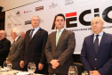 O governador Carlos Massa Ratinho Junior recebe de Nelson Hubner, presidente da AECIC, o título de Personalidade AECIC 2019.Curitiba, 01-07-19.Foto: Rodrigo Félix Leal/ANPr