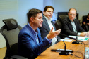 O Governo do Paraná promoveu nesta quarta-feira (03) a terceira reunião com chefes dos seus núcleos do interior, desta vez da região Oeste. Participaram mais de 30 representantes das diversas áreas do governo nas regiões de Cascavel, Toledo e Foz do Iguaçu. Os encontros mensais têm o objetivo de ampliar a integração e alinhar informações das lideranças do governo no interior do Estado.  Foto: Guilherme Flores/ Casa Civil