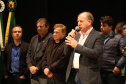 O Governo do Estado, por meio da Secretaria de Estado da Saúde, autorizou nesta sexta-feira (5), em evento no Conjunto Amadores de Teatro (CAT), em Jacarezinho, a construção do Centro Regional de Especialidades Médicas que vai atender 22 cidades do Norte Pioneiro e tem previsão de ficar pronto até o fim de 2020.Foto: José Fernando Ogura/ANPr