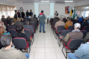 Dezenas de produtores rurais, empresários e lideranças políticas e empresariais do Noroeste do Paraná e até do Mato Grosso do Sul compareceram ao Polo Regional de Pesquisa do Instituto Agronômico do Paraná (Iapar) em Paranavaí no sábado (6). Eles foram conhecer a nova variedade de mandioca lançada pelo Instituto, a IPR B36.  Paranavaí,  06/07/2019  -   Foto:  Lucas Vieira Araujo
