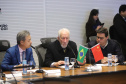 O vice-governador Darci Piana, recebe delegação chinesa, no Palácio Iguaçu. Participaram: Ceo da CCCC Chang Youngbu; presidente da CCCC no Brasil, Lin Li; presidente da Concremat, Mauro Viegas Neto; presidente da SDC do Brasil, Luo Jung; secretário de Infraestrutura e Logística, Sandro Alex; presidente da Paraná Desenvolvimento, Eduardo Bekin e o superintendente dos Portos do Paraná, Luiz Fernando Garcia.Curitiba, 08-07-19.Foto: Arnaldo Alves / ANPr.