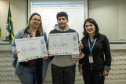 Os dez alunos vencedores do concurso de desenhos e frases do programa Porto Escola fizeram uma visita especial ao Porto de Paranaguá nesta quarta-feira (10). Os estudantes e professores ganharam um passeio de barco, kits de desenho e um quadro com a composição vencedora. A oitava edição do concurso reuniu trabalhos de 824 estudantes do 5º ano do ensino fundamental, matriculados na rede pública de ensino. Foto: Claudio Neves/Portos do Paraná