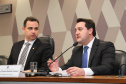 O governador Carlos Massa Ratinho Junior defendeu nesta quarta-feira (10), na Comissão Especial da Reforma da Previdência do Senado Federal, a inclusão de Estados e municípios no texto da Proposta de Emenda à Constituição (PEC) que altera as regras de aposentadoria. A matéria tramita na Câmara dos Deputados neste mês sem essa condição impositiva, defendida pela maioria dos governadores e prefeitos.Foto: Rodrigo Felix Leal/ANPr