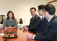 O governador Carlos Massa Ratinho Junior se reuniu nesta terça-feira (16) com a vice-governadora do estado de Nova York, Kathy Hochul, e propôs parcerias em diversas áreas, mas principalmente em agricultura, segurança pública e uso de tecnologia para melhorar a vida dos cidadãos. O intuito é fortalecer modelos de gestão entre os dois Estados para ampliar oportunidades de desenvolvimento econômico e social. Foto: Divulgação/ANPr