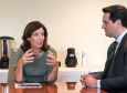O governador Carlos Massa Ratinho Junior se reuniu nesta terça-feira (16) com a vice-governadora do estado de Nova York, Kathy Hochul, e propôs parcerias em diversas áreas, mas principalmente em agricultura, segurança pública e uso de tecnologia para melhorar a vida dos cidadãos. O intuito é fortalecer modelos de gestão entre os dois Estados para ampliar oportunidades de desenvolvimento econômico e social. Foto: Divulgação/ANPr