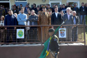 O governador em exercício Darci Piana e o chefe da Casa Civil, Guto Silva, entregaram nesta quinta-feira (19) quatro novas viaturas para reforçar as ações policiais na região de Pato Branco, no Sudoeste do Paraná