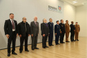 O governador em exercício Darci Piana foi escolhido pelo Instituto Boina Azul, do Rio Grande do Sul, para representar o Paraná na homenagem à Segurança Pública do Estado. A solenidade de entrega da Medalha de Grau Cavaleiro ocorreu nesta quinta-feira (18) no salão de atos do Palácio Iguaçu. Foto: José Fernando Ogura/ANPr