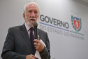 O governador em exercício Darci Piana foi escolhido pelo Instituto Boina Azul, do Rio Grande do Sul, para representar o Paraná na homenagem à Segurança Pública do Estado. A solenidade de entrega da Medalha de Grau Cavaleiro ocorreu nesta quinta-feira (18) no salão de atos do Palácio Iguaçu. Foto: José Fernando Ogura/ANPr