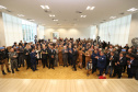 O governador em exercício Darci Piana foi escolhido pelo Instituto Boina Azul, do Rio Grande do Sul, para representar o Paraná na homenagem à Segurança Pública do Estado. A solenidade de entrega da Medalha de Grau Cavaleiro ocorreu nesta quinta-feira (18) no salão de atos do Palácio Iguaçu. Foto: José Fernando Ogura/ANPr