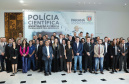 O governador Carlos Massa Ratinho Júnior dá posse a mais de 90 peritos oficiais, no Palácio Iguaçu. Os profissionais integrarão o efetivo da Polícia Científica do Paraná e, após formação, serão distribuídos no Estado, conforme a necessidade. Curitiba, 22/07/2019 -Foto: Rodrigo Felix Leal/ANPr